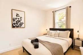 3BR Close to centre + Parking + AC | Unit 6 - Image 3
