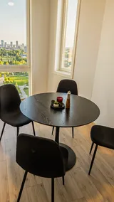 2 bed Apartment | Walk to Train, Bus, Free Parking - Image 4