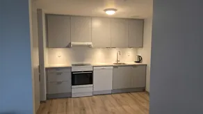 2 bed Apartment | Walk to Train, Bus, Free Parking - Image 5