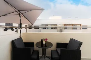 Stylish apartment with pool & comfort in an excellent location - Image 4