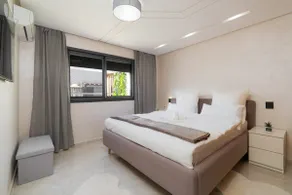 Stylish apartment with pool & comfort in an excellent location - Image 3