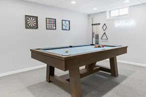 Modern 3 bd 2 fb Escape w/ Game Room and Huge Yard - Image 5