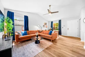 Modern 3 bd 2 fb Escape w/ Game Room and Huge Yard - Image 3