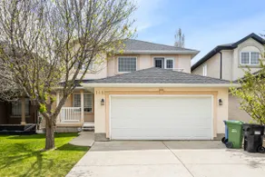 Luxury 4BR | 8 Guests, AC, Near YYC&Banff - Image 2