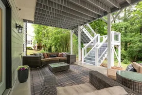 Family Home Near LakePoint with Porch Swing - Image 5