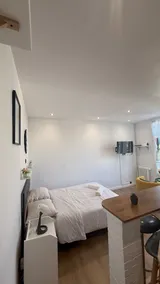 MERCY HOME with Eiffel Tower View - Image 4