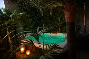 (Air-conditioned) The Green Room - cinema and Jacuzzi - Image 4