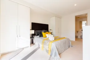 Luxe Loft with free Parking｜Kingston Foreshore - Image 3