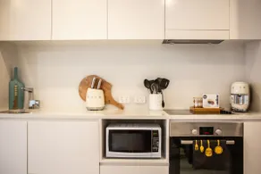 Luxe Loft with free Parking｜Kingston Foreshore - Image 4