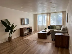 Walk Downtown+Beach • King Beds • Family-Friendly - Image 5