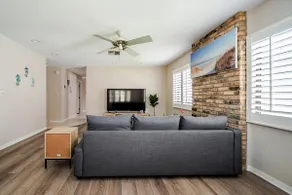 Coastal Cottage in Downtown Palm Harbor - Image 5