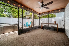 Coastal Cottage in Downtown Palm Harbor - Image 2