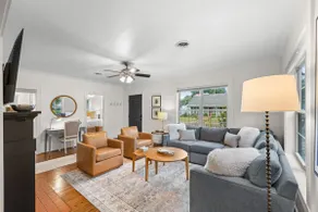 NEW | King Beds | Walk Downtown| Magnolia Cottage - Image 2