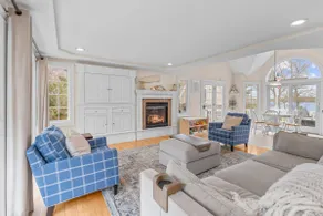 Beachfront Escape: Private Beach, Kayaks & Fire Pi - Image 2
