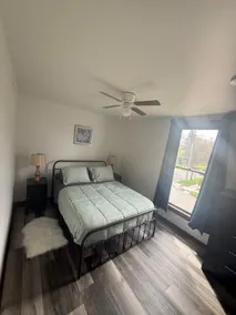 Unit #4 Large 1BD Sleeps 4 Comfortably. - Image 3