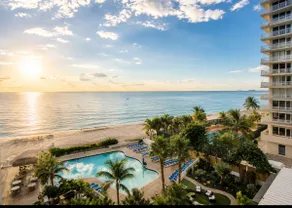 Beachfront Resort! Pool/Bar downstairs~Sleeps 7! - Image 2