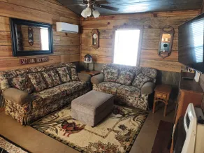 Cabin on the hill - Image 3