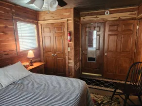 Cabin on the hill - Image 5