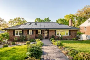 Noir Garden Retreat | Private Luxe Suite Near NYC - Image 2