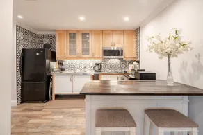 Noir Garden Retreat | Private Luxe Suite Near NYC - Image 3