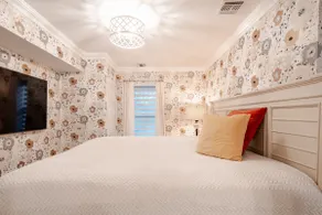 Noir Garden Retreat | Private Luxe Suite Near NYC - Image 5