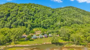 Riverfront home near Sandstone Falls and New River - Image 5