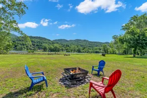 Riverfront home near Sandstone Falls and New River - Image 3