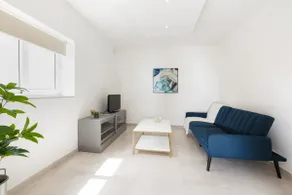 Bright 1Bed with Shared Heated Indoor Pool & Gym - Image 5