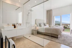 Luxurious Penthouse - View, Roof Terrace, 3BR - 2BA - Image 4
