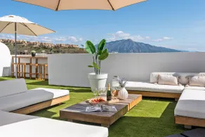 Luxurious Penthouse - View, Roof Terrace, 3BR - 2BA - Image 3