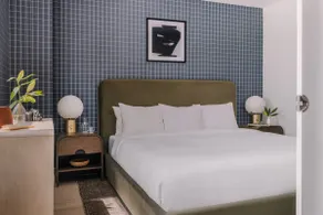 1 Bed Apt, 1 King, Sofa Bed, near Grand Central - Image 2