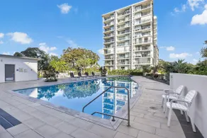 Gorgeous and Spacious 2BR Beach Apt with Pool, Parking and Gym - Image 2