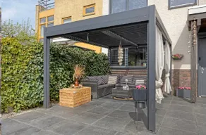 Peace and luxury on the waterfront. - Image 3