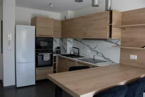 Apartment between lake and sea amidst vineyards - Image 4