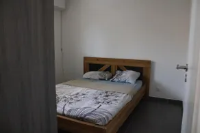 Apartment between lake and sea amidst vineyards - Image 3