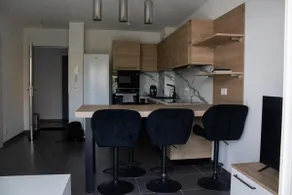 Apartment between lake and sea amidst vineyards - Image 5