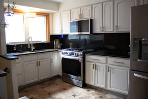 3BR Home Near Airport | Patio | Free Parking - Image 3