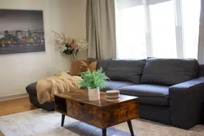 3BR Home Near Airport | Patio | Free Parking - Image 5
