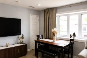 Hidden Gem Near NYC Modern & Cozy - Image 2