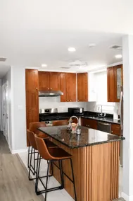 Hidden Gem Near NYC Modern & Cozy - Image 3