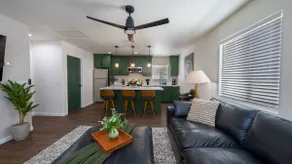 Stylish 2BR/2BA Centrally Located - Image 2