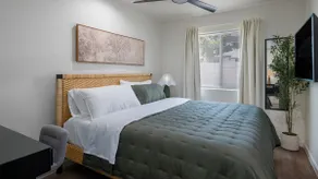 Stylish 2BR/2BA Centrally Located - Image 4