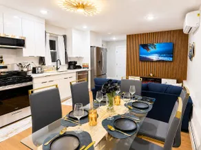Luxury 4BR Near MetLife & NYC | Parking |Game room - Image 2
