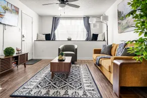 Chic Escape | LSU • Downtown • Free Parking • WiFi - Image 2