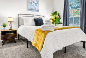 Chic Escape | LSU • Downtown • Free Parking • WiFi - Image 3