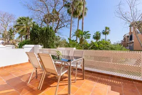Apartment La Barrosa: Pool, Terrace & Parking - Image 4