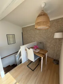 Bright and renovated • Great location • Air conditioning & Wi-Fi - Image 4