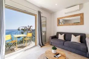 Spectacular sea view • Terrace & balcony • A/C - Image 4