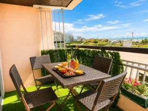 *L'Horizon Bleu* Balcony with Sea and Dragon View - Image 3