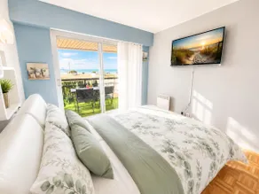 *L'Horizon Bleu* Balcony with Sea and Dragon View - Image 5